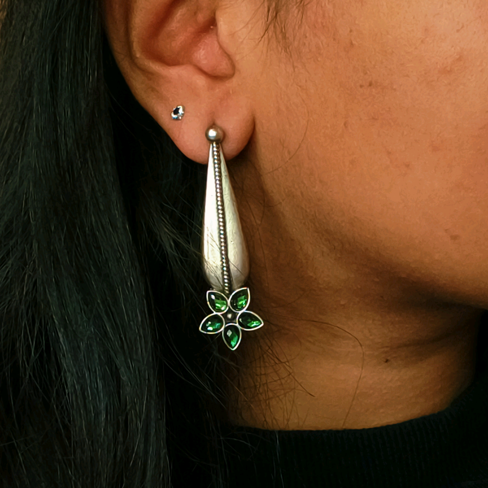 Kaara Flower Earrings 